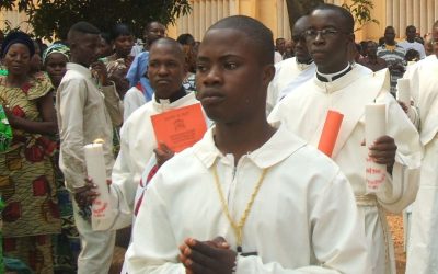 WYBRZEŻE KOŚCI SŁONIOWEJ – Rozkwit powołań: misyjne stowarzyszenia życia apostolskiego liczą 1300 misjonarzy i ponad 1000 kleryków pochodzenia afrykańskiego